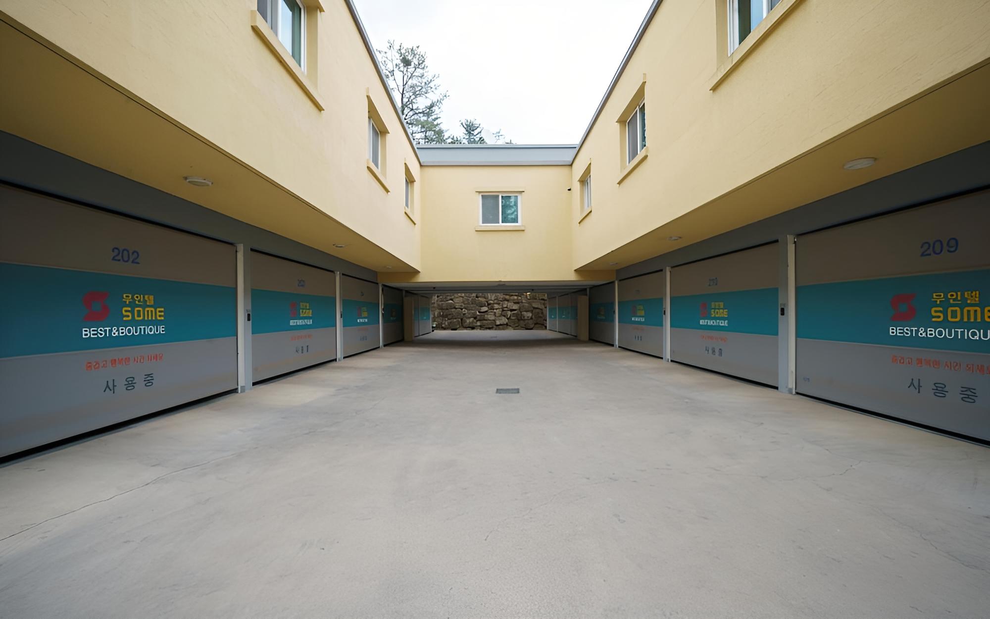 Photo 8