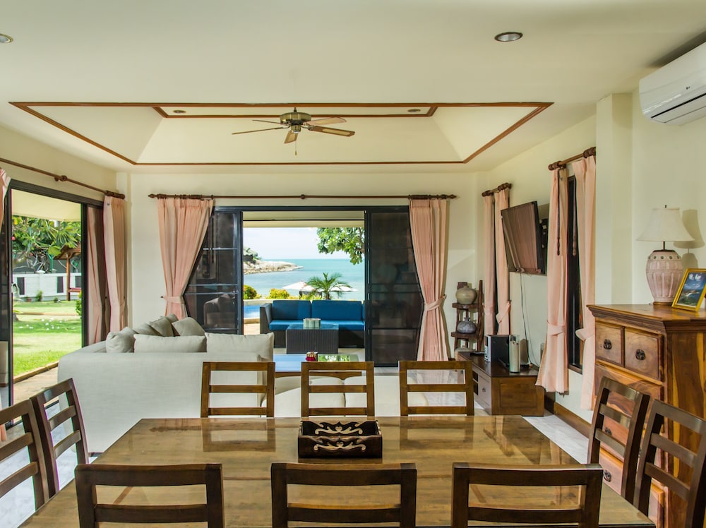 Idyllic Samui Beach Villa Resort