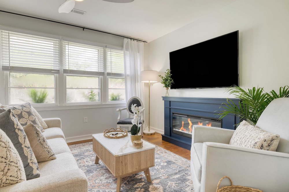 Arsenal Buyout by Avantstay 2 Homes Near Sullivans Island w/ Outdoor Dining