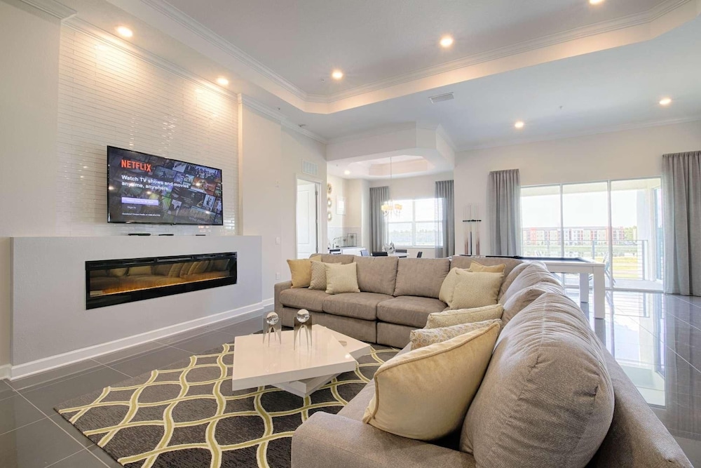 4721 Storey Lake - Image 3