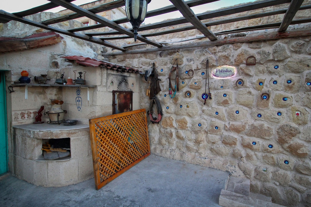 Patisca Cave House view 2