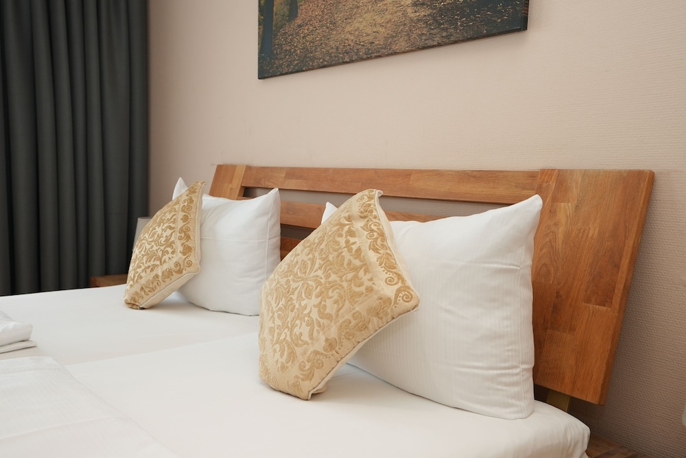 Frankfurt Vacations - Hotel Attache - Property Image 23