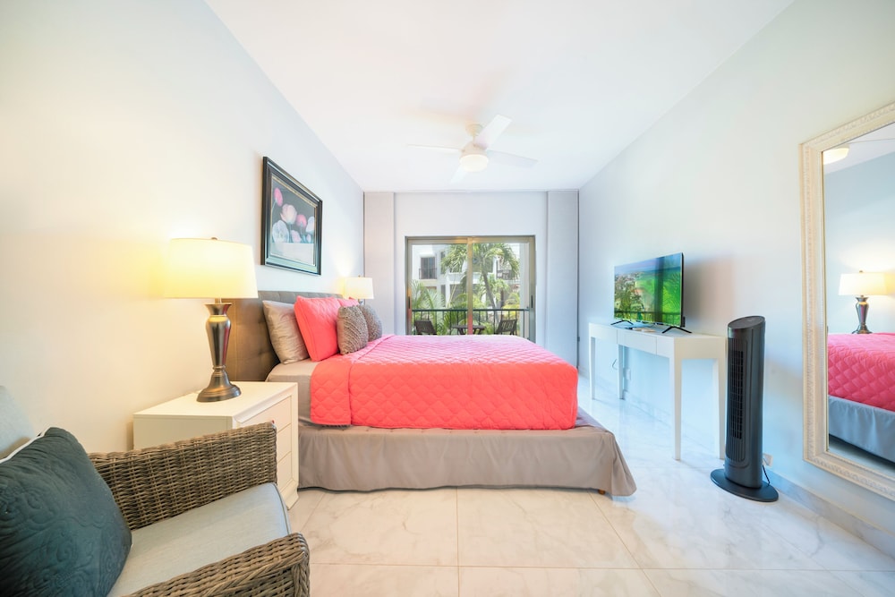 Luxury 2BR Condo with Pool - Paseo del Sol Playacar