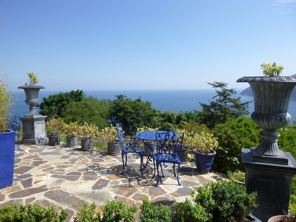 Lynton Vacations - Bayview Tower - Property Image 2