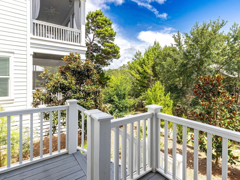 Honeybee by Southern Vacation Rentals
