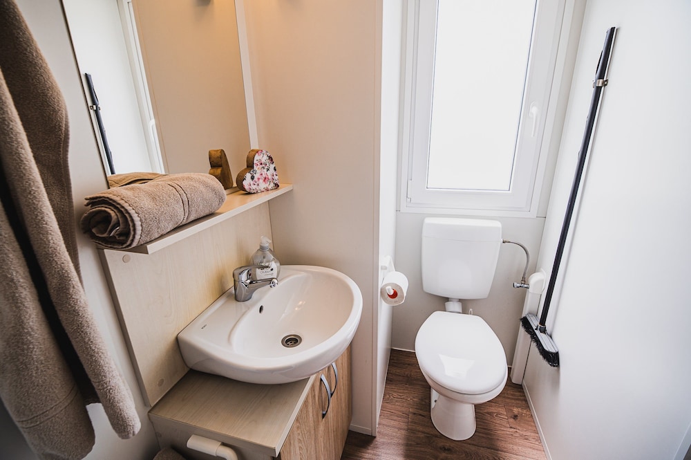 Waterside Retreat Mobile Homes With Thermal Riviera Tickets