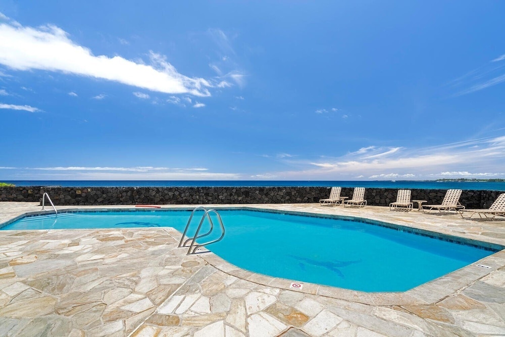 Spectacular Ocean Views - Close to Town - Free Concierge - Vrkcv