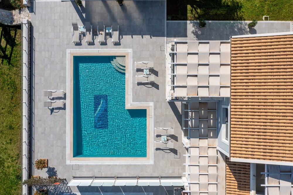 MCN Villas by Whitedreamvillas