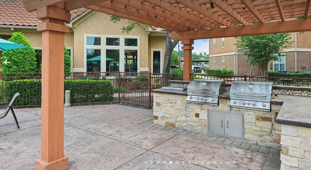 Landing Furnished Apartments Northwest Houston