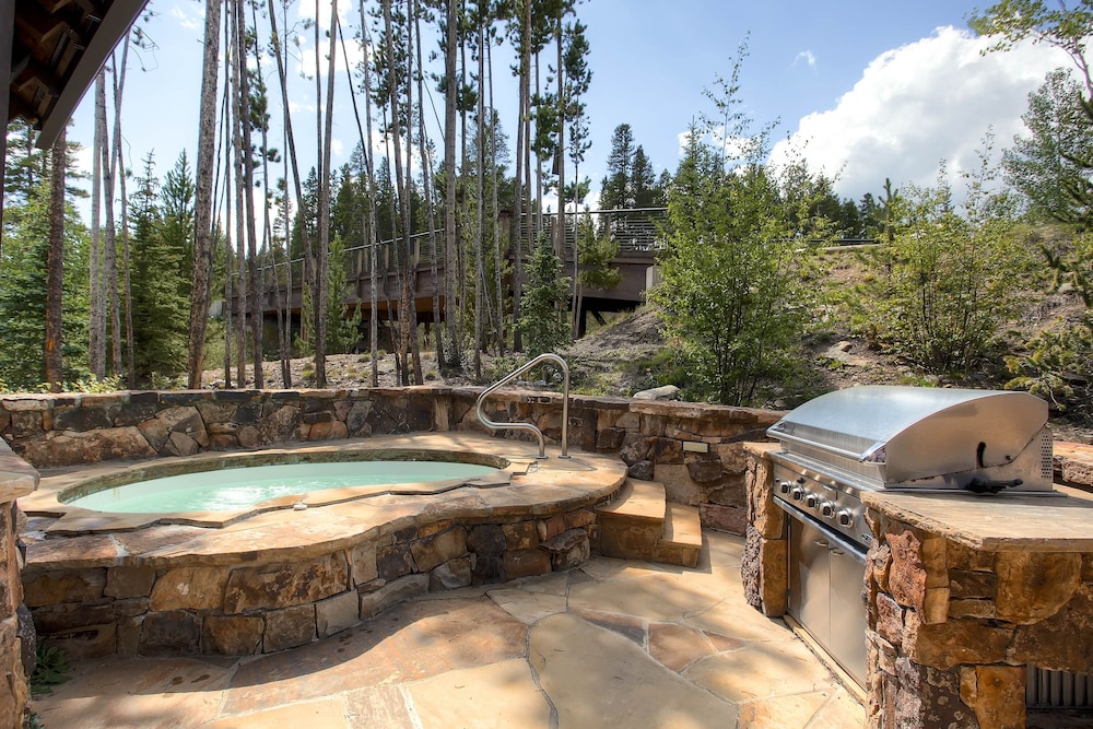 Ski Bridge Lodge - Ski In / Ski Out