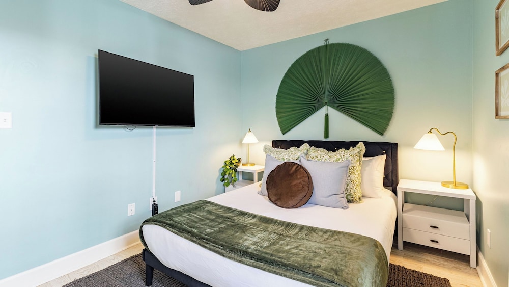 PCB Stay w/ Heated Pool, Hot Tub, Bars, Game Room & Quick Walk to Beach The Jade Oasis by Avantstay