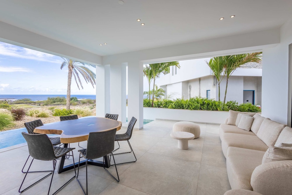NEW The Cape at Blue Bay Golf Beach Resort