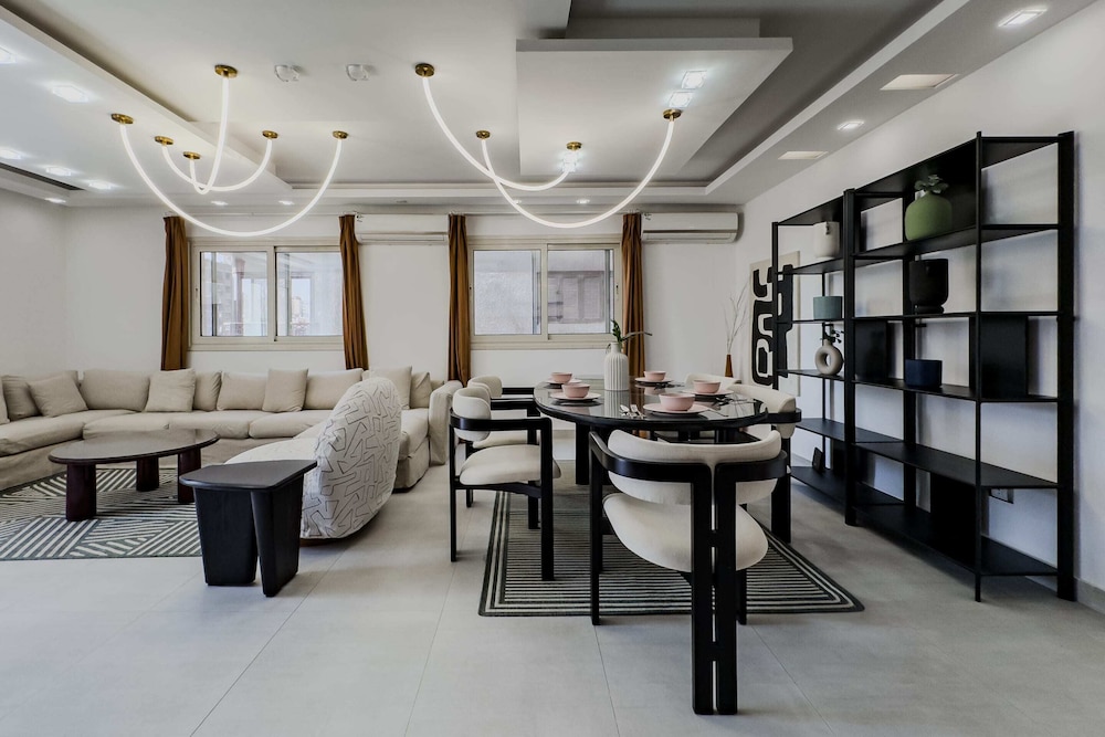Xuru Stays I The 3bdr Avant-garde Residence 5 min to Airport
