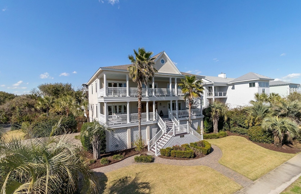 3001 Palm Boulevard by Avantstay Across From Beach & Ocean Views!