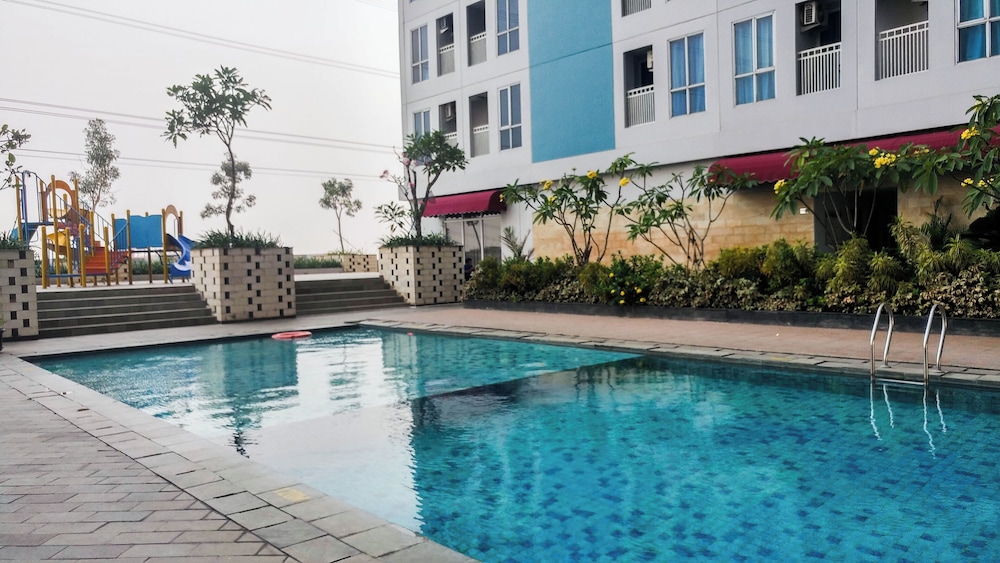 Good Deal And Restful Studio Grand Dhika City Apartment