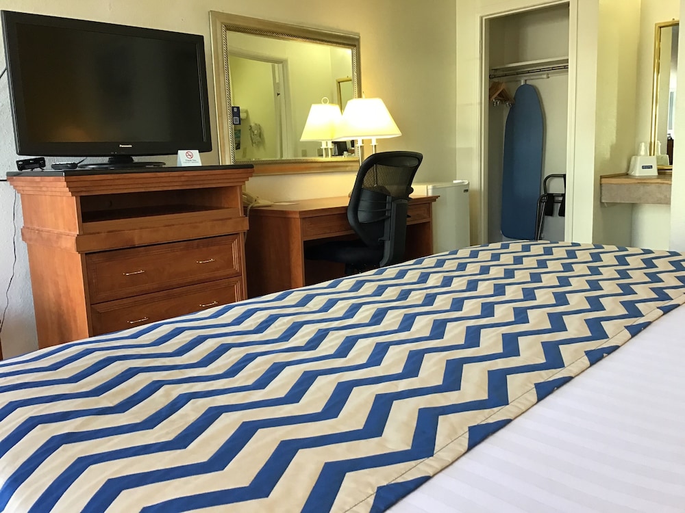 Pendleton Vacations - Travelodge by Wyndham Pendleton OR - Property Image 16