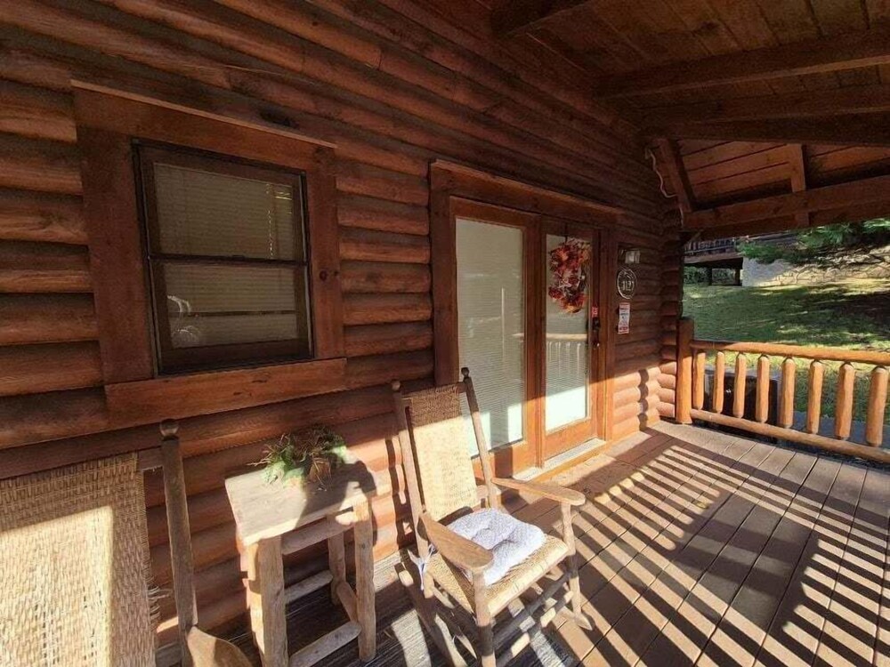 Reservation 2 Bedroom Cabin
