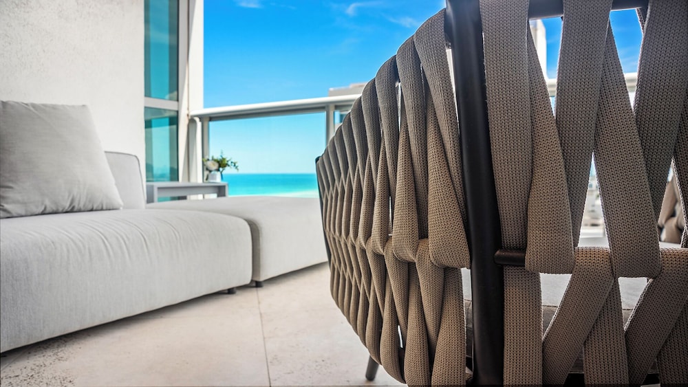 Luxury Vacation Rentals at The Setai by LRMB