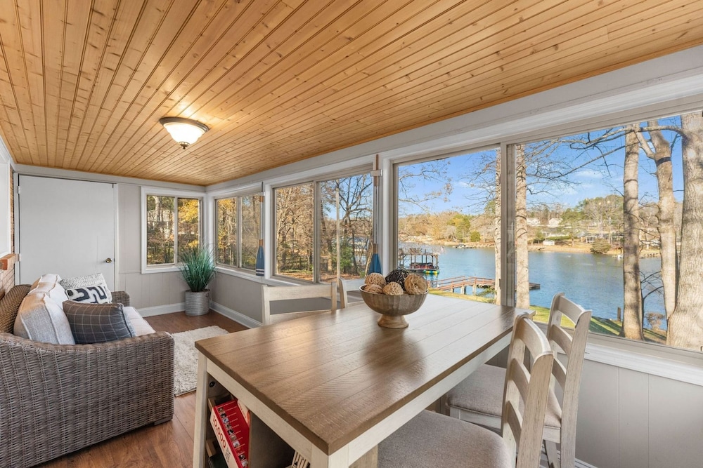 Waking Up Norman Lakefront Getaway w Kayaks Fire Pit Lake Views