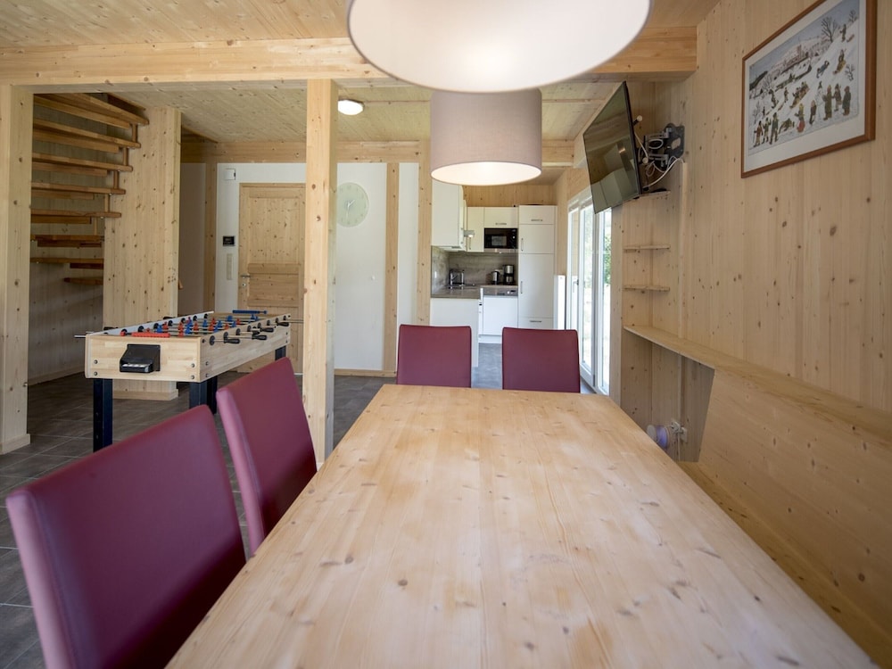 Lavish Chalet in Sankt Georgen With Jacuzzi