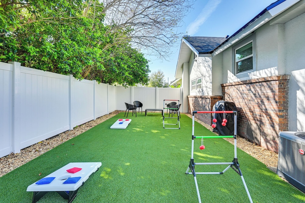 Modern Lakeland Golf Retreat w/ Putting Green