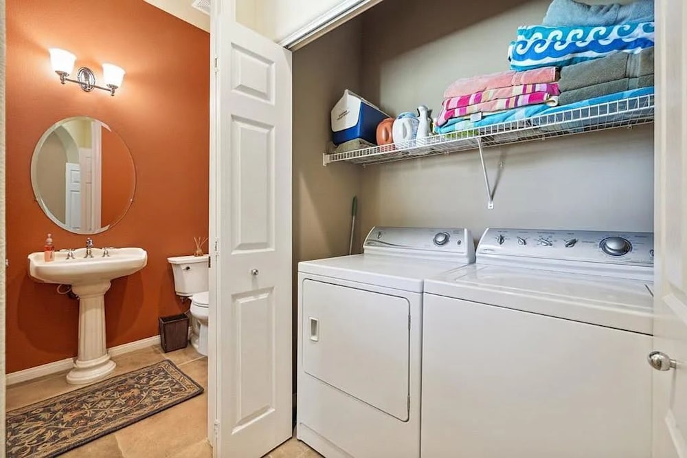 Stylish 2BR w Spa Patio