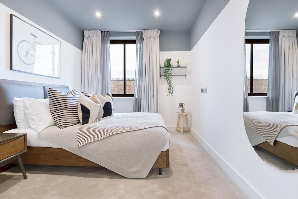 Design Brand new 3 Bedroom Apartment in Shoreditch