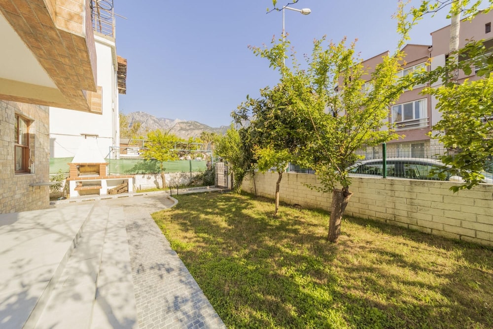 Duplex Private Villa With Garden in Antalya Kemer
