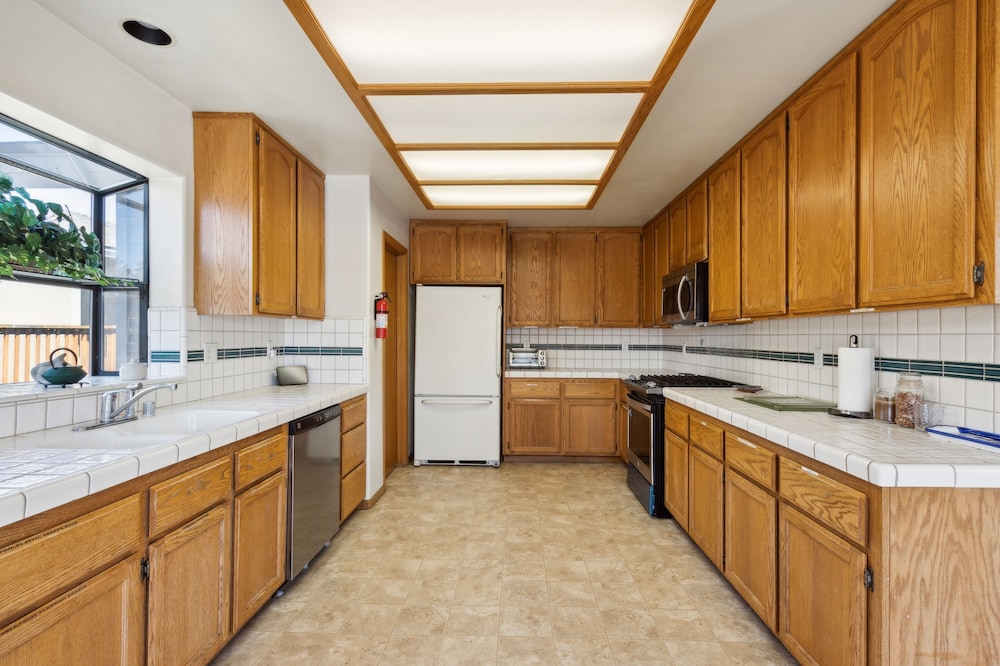 Tranquil Tahoe Retreat With Hot Tub 3 Bedroom Home by RedAwning