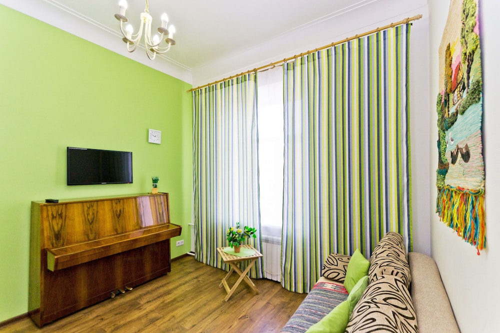 Cozy housing on Nevsky Prospect view 2
