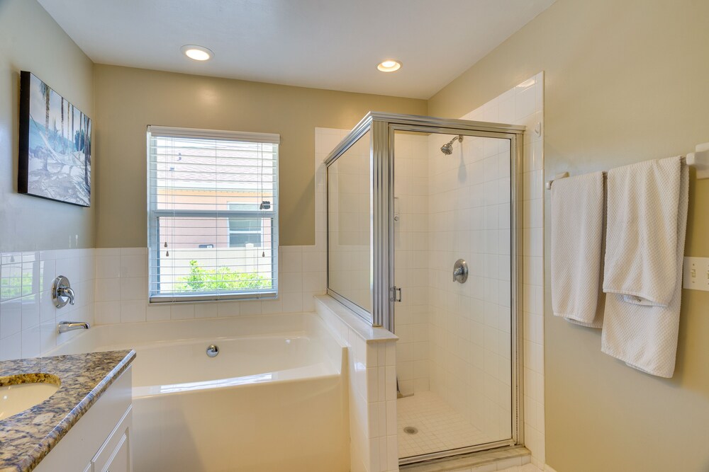 Family-friendly Home 10 Mi to Dtwn Cape Coral - Property Image 34