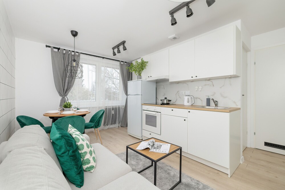 Katowice Vacations - White and Green Apartment by Renters - Property Image 5