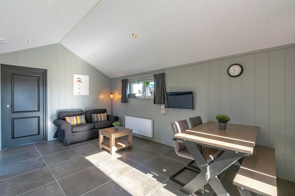 Beach House 't Koepeltje Near Dunes