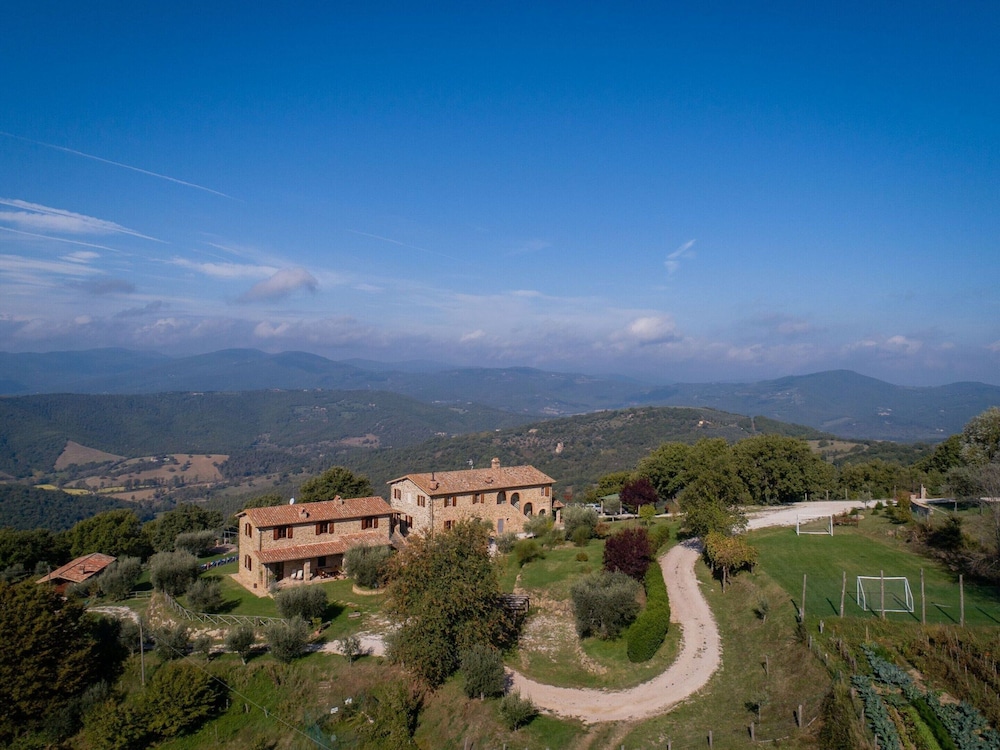 Villa in Umbria With Saltwater Pool