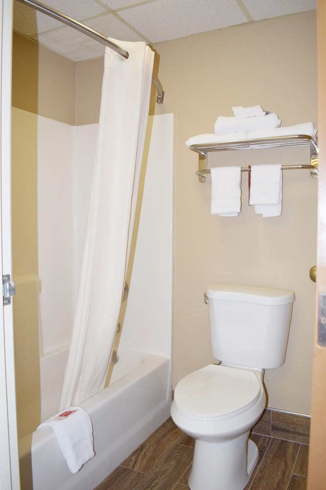 Econo Lodge Shelbyville - Property Image 5