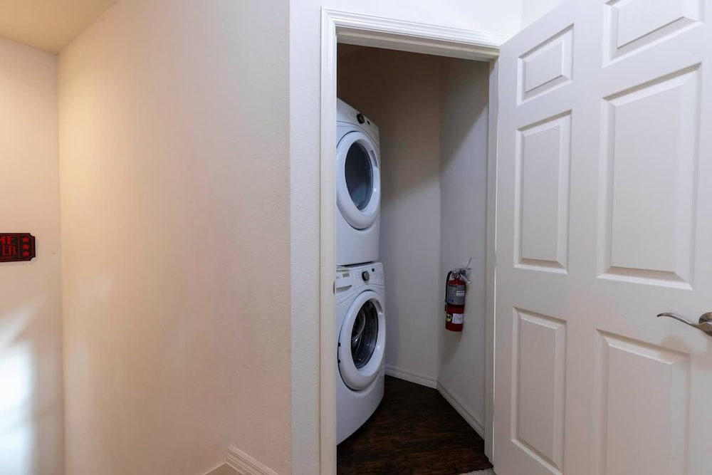 4BR Family Townhouse Steps to Disney
