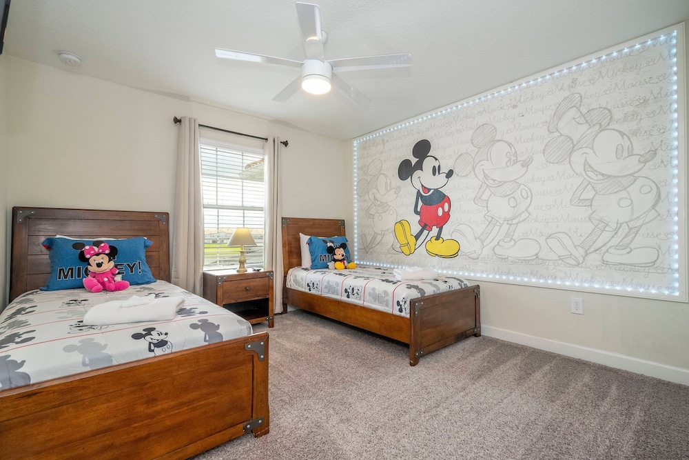 Storey Lake 4 BR With Private Pool