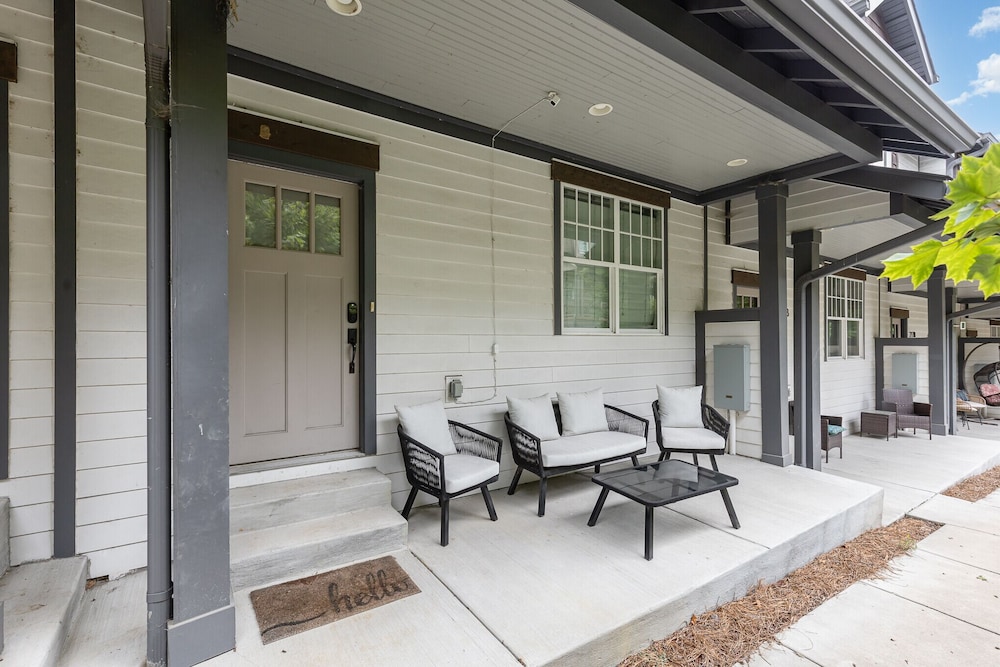 Nashville Comfort-mins to Broadway-12th S District
