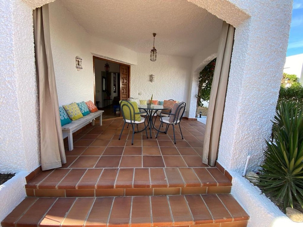 Spacious Holiday Home With Private Garden