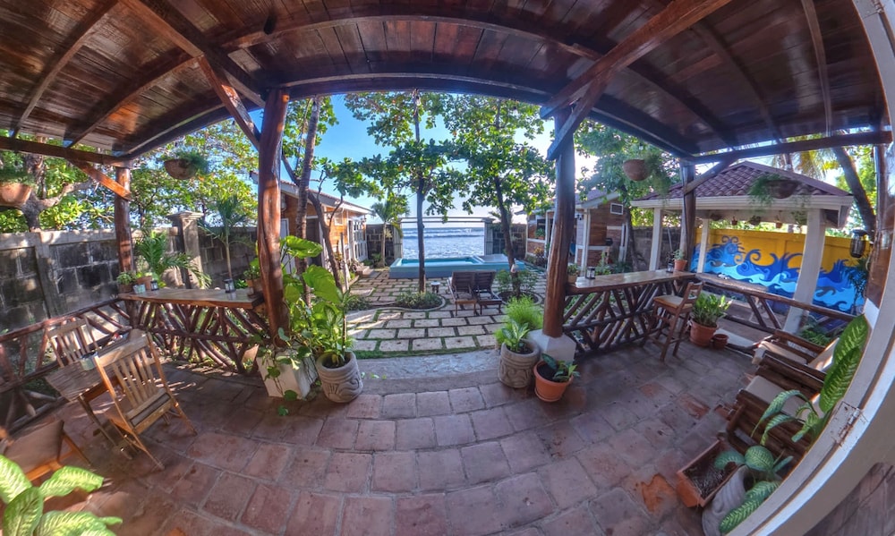 Romantic Seaside Casita w Pool AC Fire Sunsets