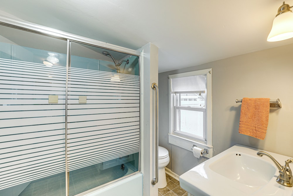1 Mi to Bradley Beach: Family-friendly Home!