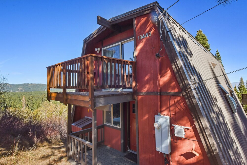 Cozy Mountain View A-frame view 2