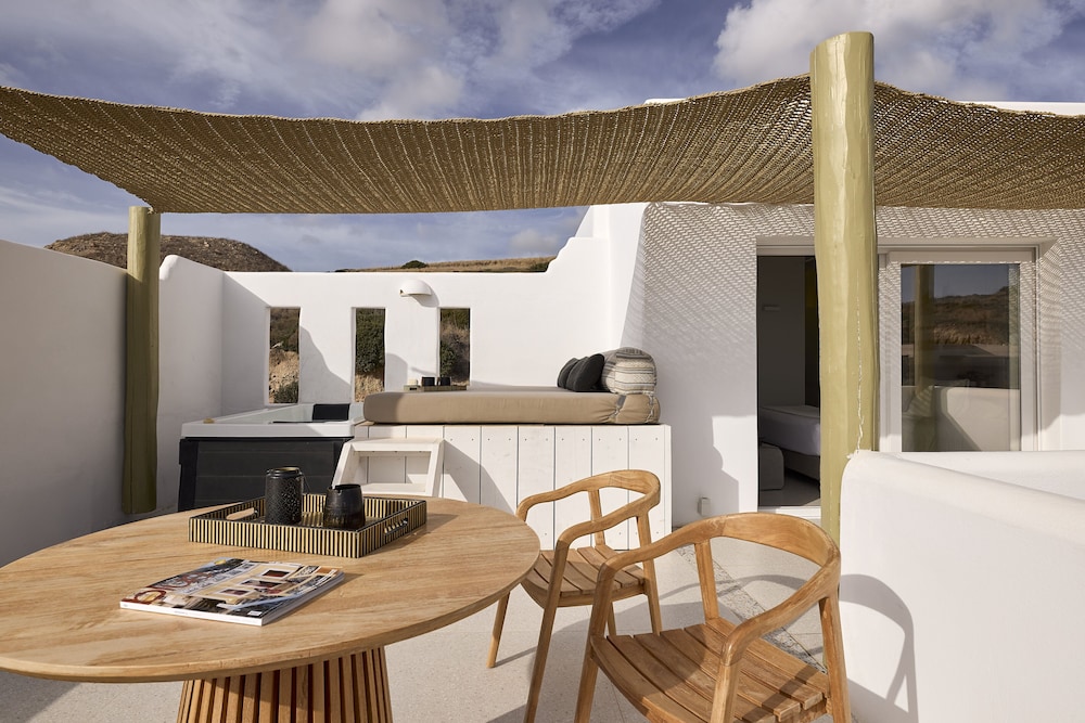 Artemis Seaside Resort