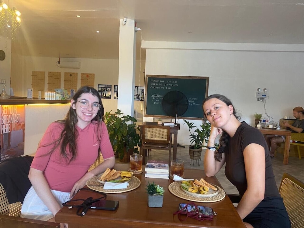 Isa- Hostel