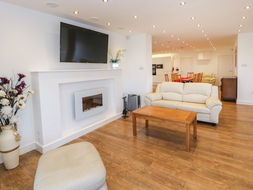 Top Of The Lane Luxury Holiday Apartment