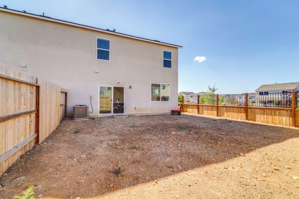 Reno Vacations - Modern Reno Vacation Home: Easy Access to Nature - Property Image 3