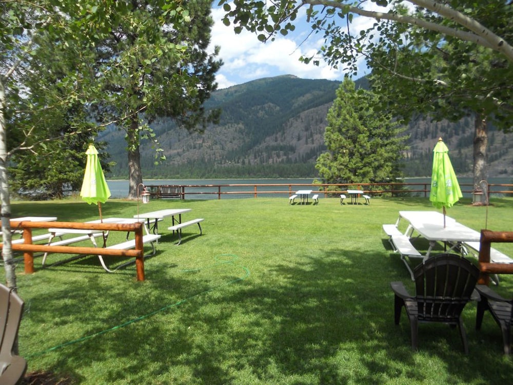 Lakeside Resort and Motel
