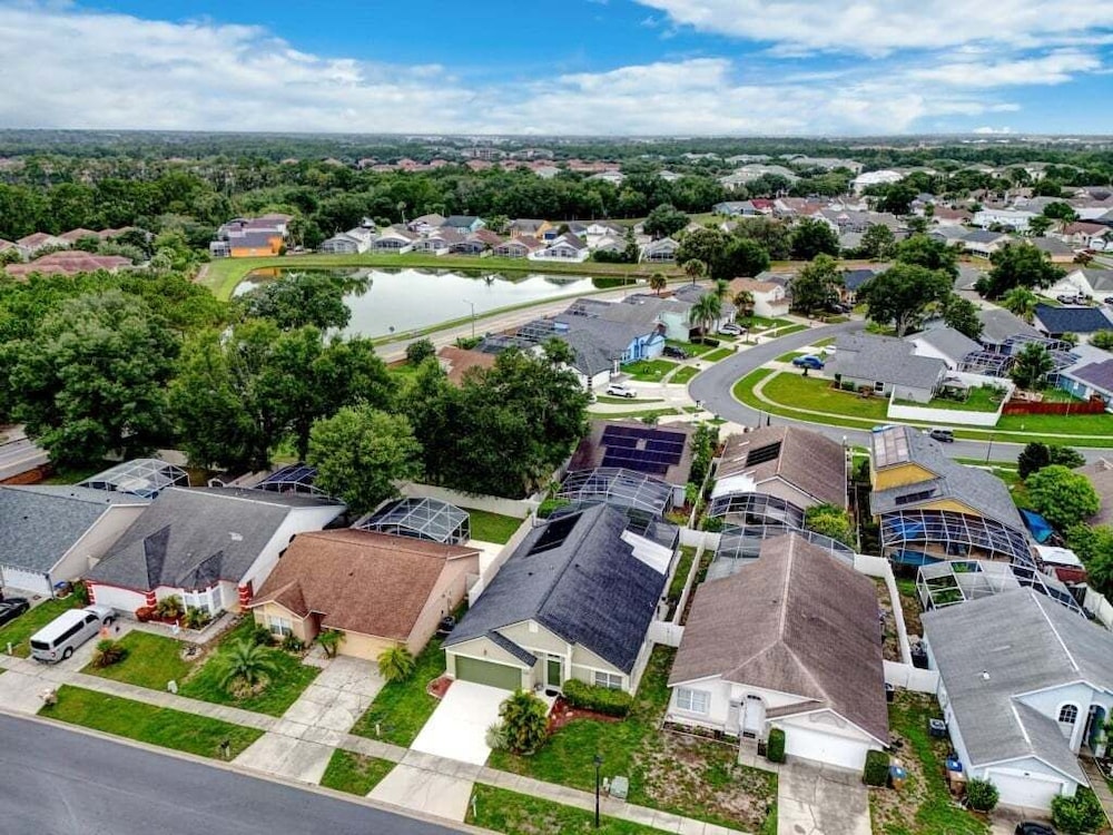 Cozy 3br Home W/ Private Pool Near Disney 3 Bedroom Villa