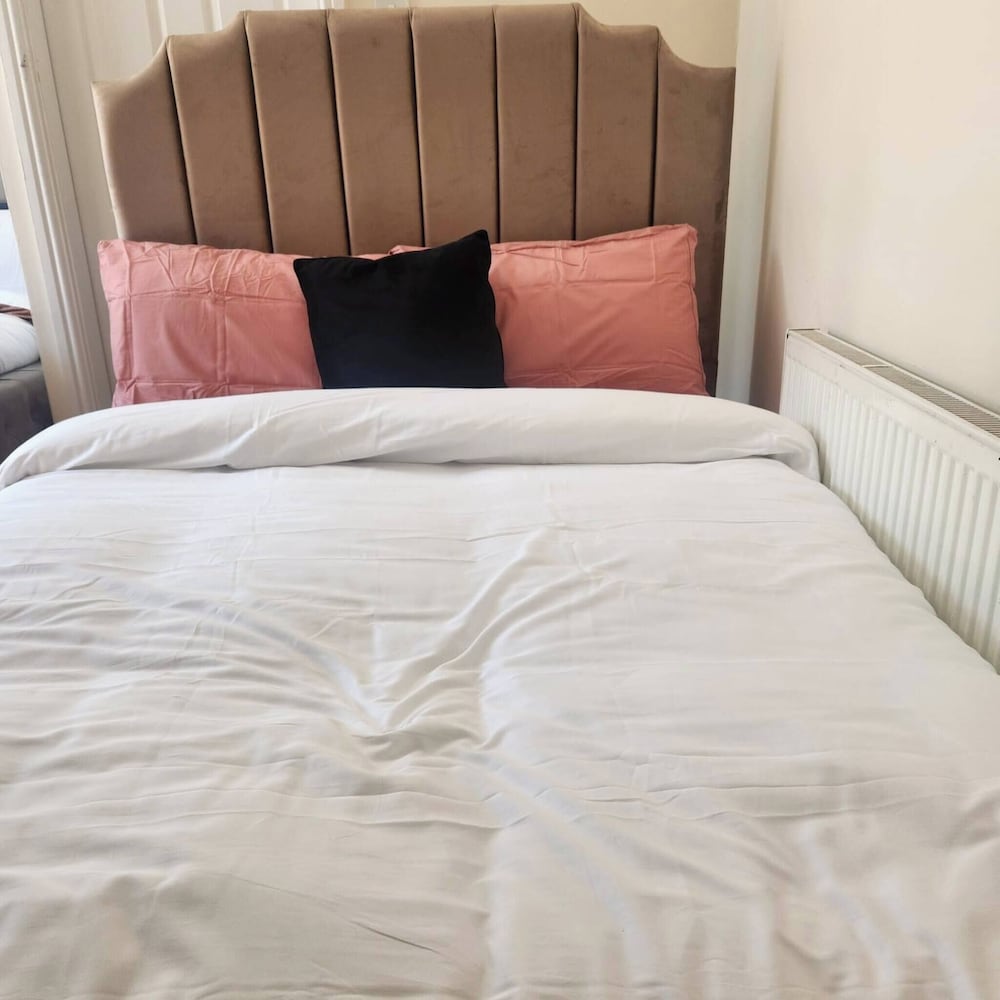 Charming Victorian Apartment in Central Wolverhampton