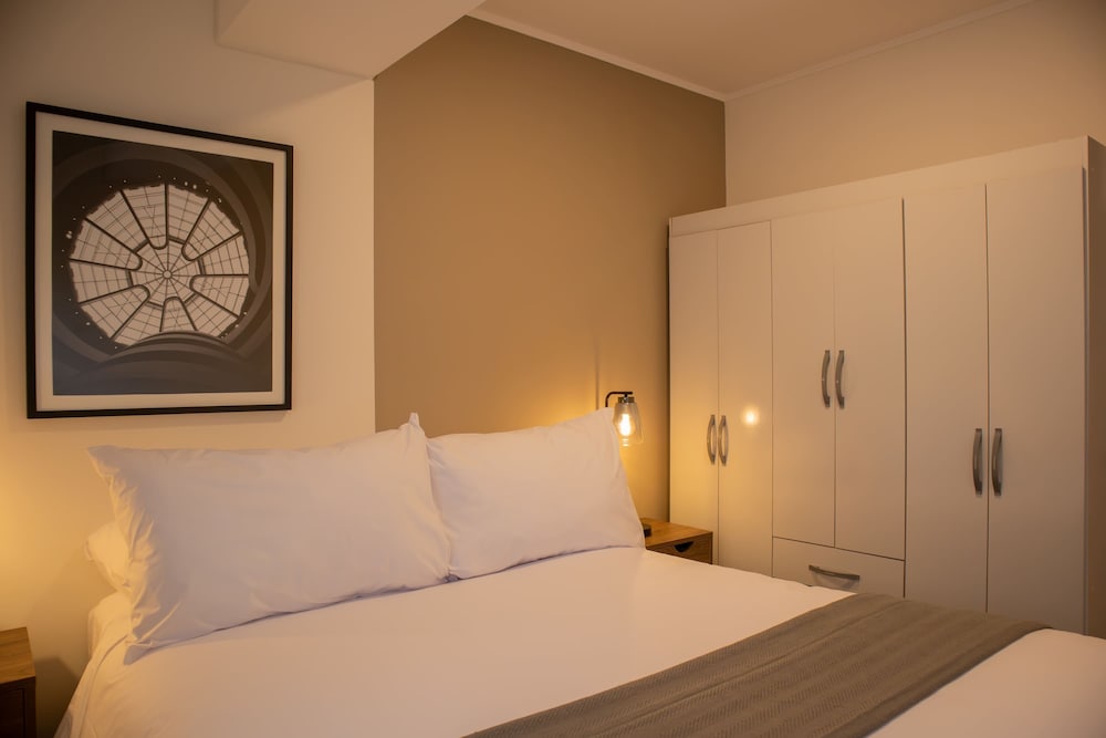w Majestic 2BR w Balcony in Miraflores